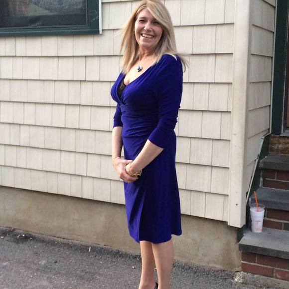 Profile Picture of Karen Powers-potts (@kpowerspotts) on Poshmark