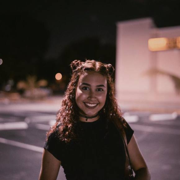 Profile Picture of Julia Martins (@jujuamore123) on Poshmark
