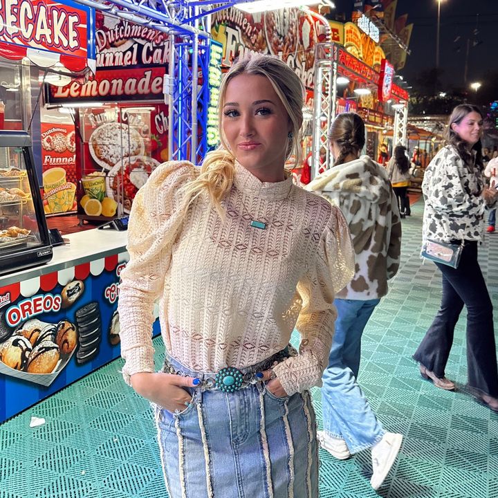 Profile Picture of cam :)) (@_camrynmccarthy) on Tiktok