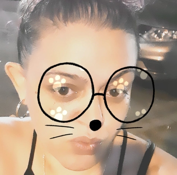 Profile Picture of Jessica Aviles (@bettybooo31) on Poshmark