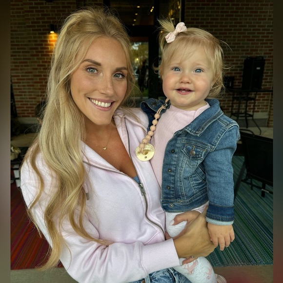 Profile Picture of Meghan Milewsky (@mmilewsky1) on Poshmark