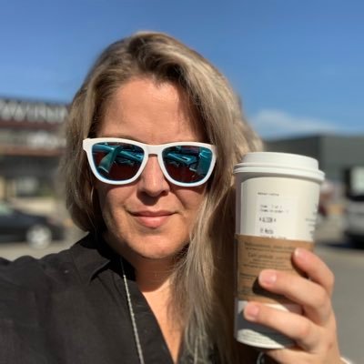 Profile Picture of Allison L. 🙋📱 (@AlliEvolution) on Twitter