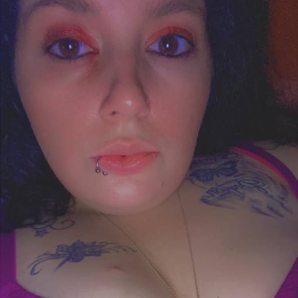 Profile Picture of Laura-lee O connell (@llawson1996) on Poshmark