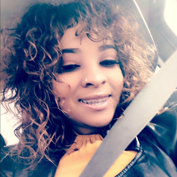 Profile Picture of Brianna Geddins (@bgeddins) on Poshmark