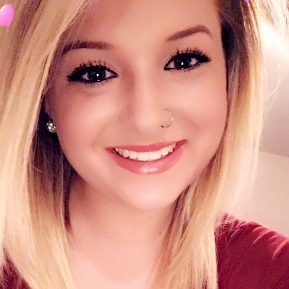 Profile Picture of Haley Woodall (@haynicole20) on Poshmark