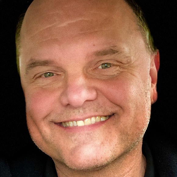 Profile Picture of Jim Burrows (@jimburrows) on Poshmark