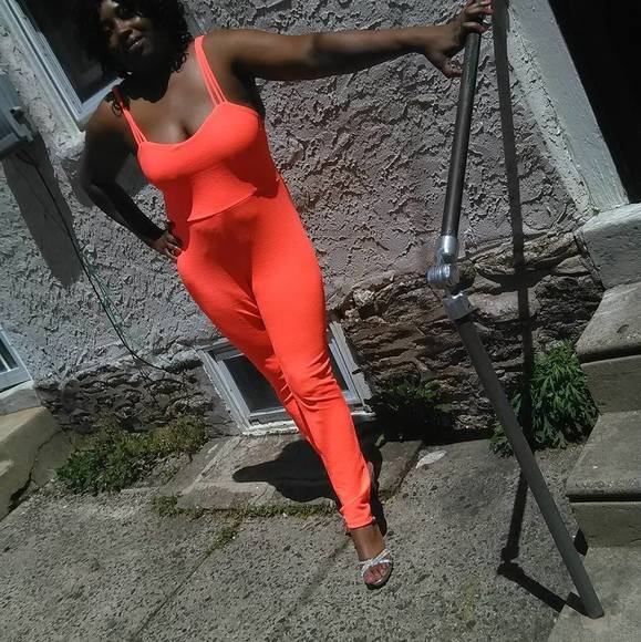 Profile Picture of Donnaleen Stover (@donnaleen) on Poshmark