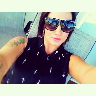 Profile Picture of Jessica Shay (@JessLeeShay) on Twitter