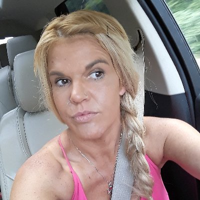 Profile Picture of Shawna Lucason Twitter