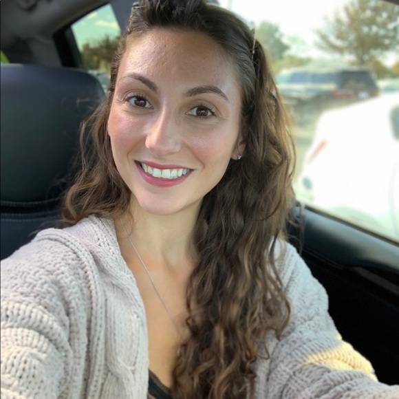 Profile Picture of Alexandria Atamian (@alexandria1392) on Poshmark