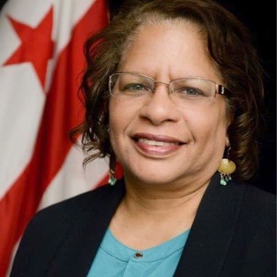 Profile Picture of Deborah Carroll (@EarnandLearnDC) on Twitter