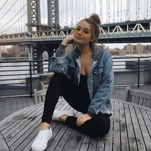 Profile Picture of Amber Nuttall (@devin.y.ates617) on Myspace