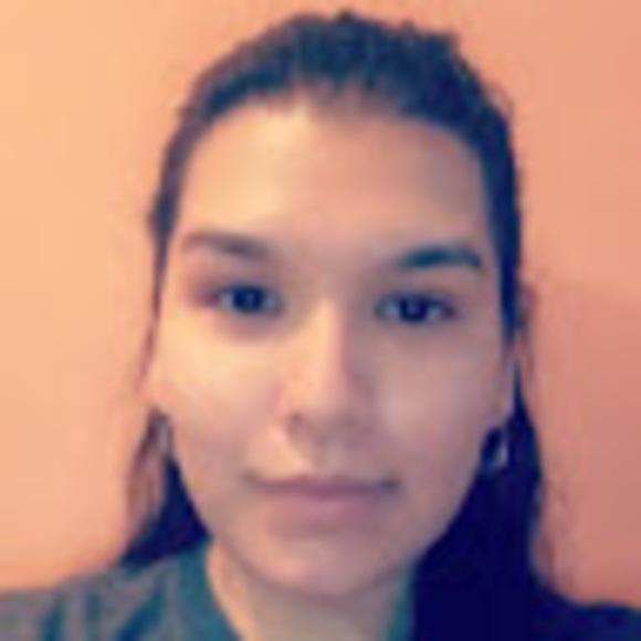 Profile Picture of Arely Solis (@solisarely30) on Poshmark