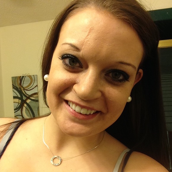 Profile Picture of Leeann Hightower (@leeann00) on Poshmark