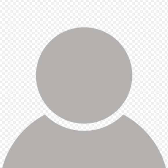 Profile Picture of Kendall Loutsis (@lalalout) on Poshmark