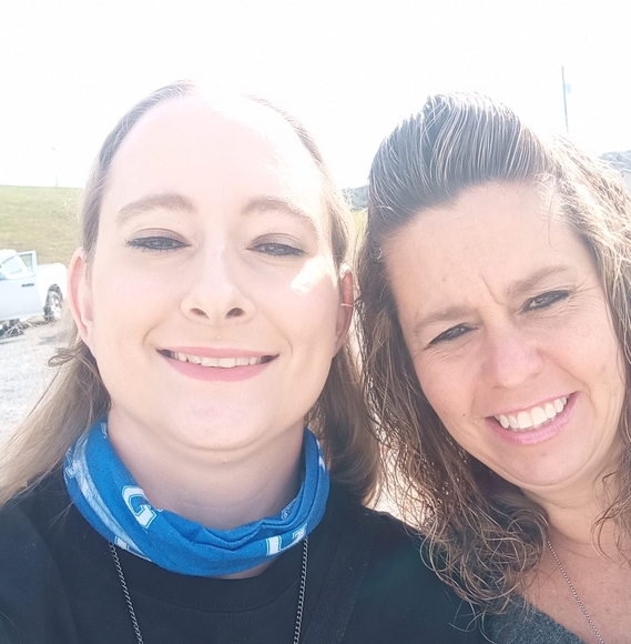 Profile Picture of Lindsay Forren (@lindsayforren) on Poshmark