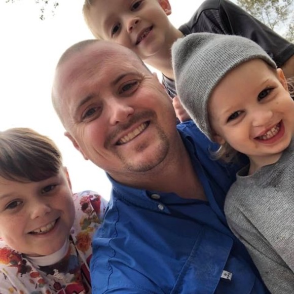 Drew Bolynn - Poshmark Profile Picture of Drew Bolynn (@drewbolynn) on Poshmark