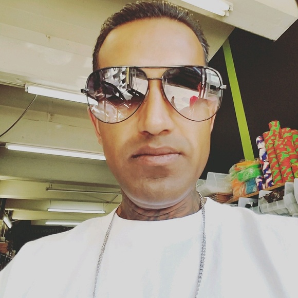 Profile Picture of Aneel Malik (@aneelmalik13) on Poshmark