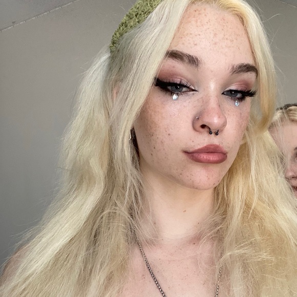 Profile Picture of Chloe Shelock (@cpaiges05) on Poshmark