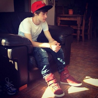 Profile Picture of Josh Webber (@JoshyJay_) on Twitter
