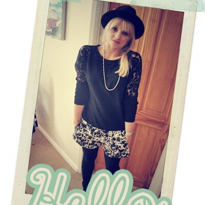Profile Picture of Caroline (@allabouttheglrl) on Twitter