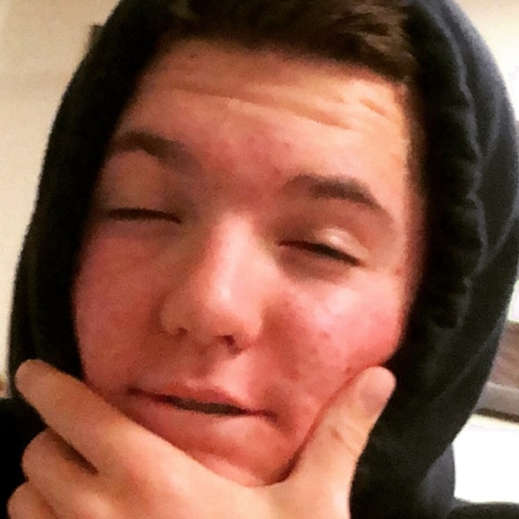 Profile Picture of Chase Anderson (@chasanderson545) on Poshmark