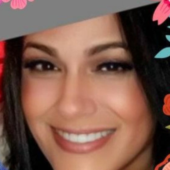 Profile Picture of Wanda Corchado (@wanda_corchado) on Poshmark