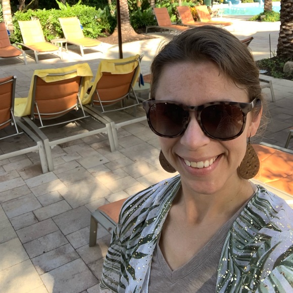 Profile Picture of Carrie Bloemers (@wissemcm) on Poshmark