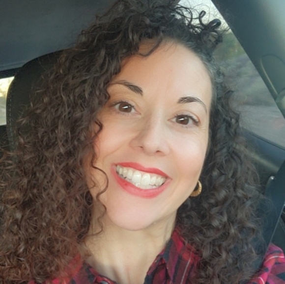 Profile Picture of Myrna Gastelum (@arlene320) on Poshmark