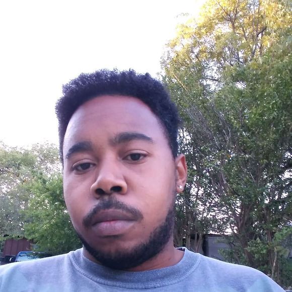 Profile Picture of Lonnell Andrews (@lonfon) on Poshmark