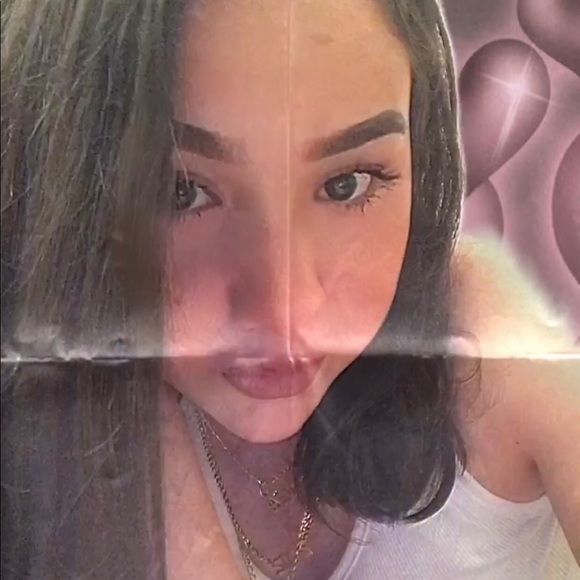 Profile Picture of Lizbeth Aispuro (@lizbeth831721) on Poshmark