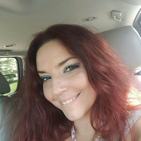 Profile Picture of Pamela Borders (@pborders700) on Poshmark