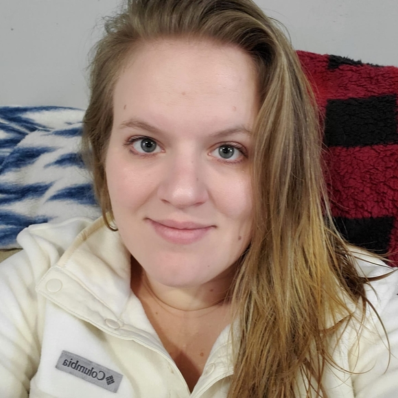 Profile Picture of Kaitlin Swanson (@missts2009) on Poshmark