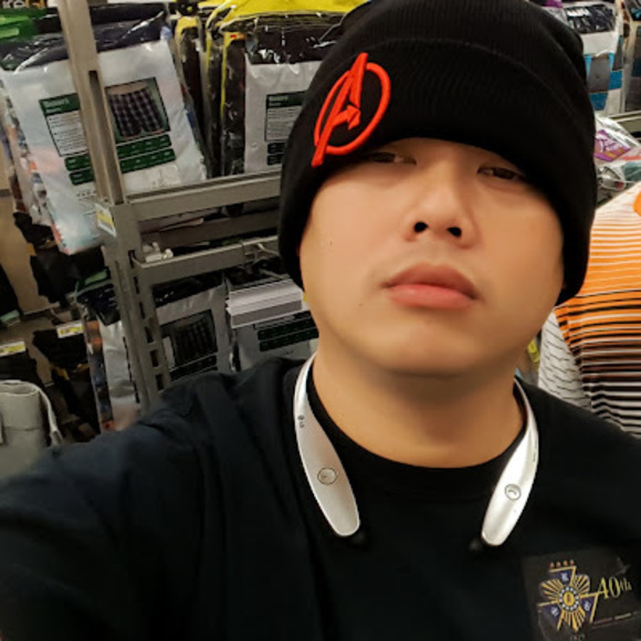 Profile Picture of Rexzon Hizon (@rexzonhizon) on Poshmark