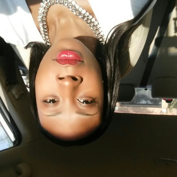 Profile Picture of Shardai Crumbie (@junebuggy1952) on Poshmark