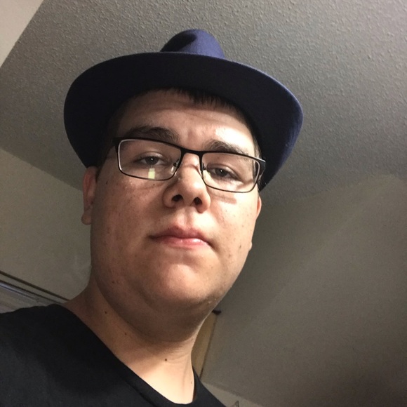 Profile Picture of Caleb Bland (@clbland00) on Poshmark