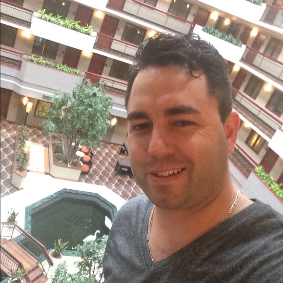 Profile Picture of Marcos Larralde (@che20092009) on Poshmark