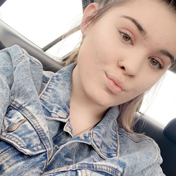 Profile Picture of Julia Amorim (@amorimj) on Poshmark