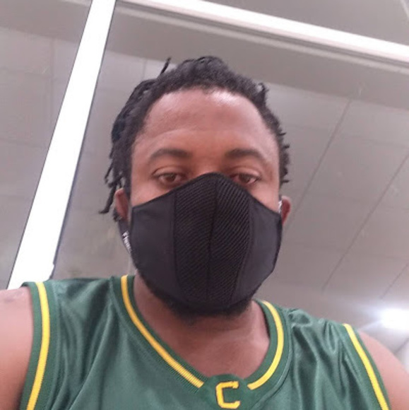 Profile Picture of Lepape Fleurimat (@lepapefleurimat) on Poshmark