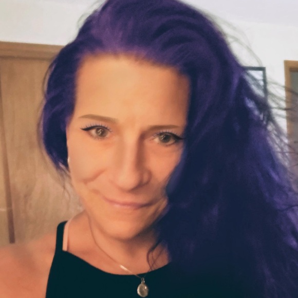 Profile Picture of Angie Latkovich (@latkovich) on Poshmark