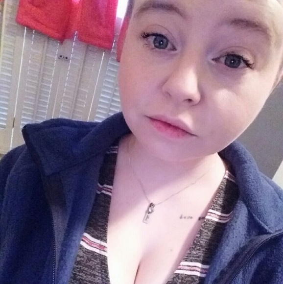 Profile Picture of Megan Toothaker (@m_t160) on Poshmark