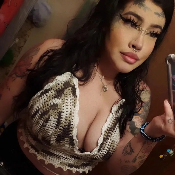 Profile Picture of Nancy Reyna (@nancyreyna429) on Poshmark