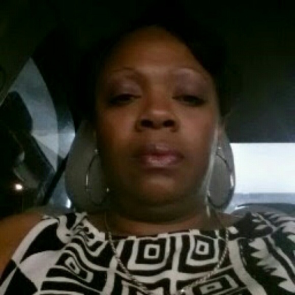 Profile Picture of Ava Neal (@avaneal) on Poshmark