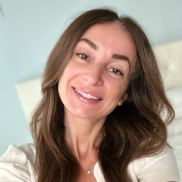 Profile Picture of Tabitha Popescu (@tpopescu) on Poshmark