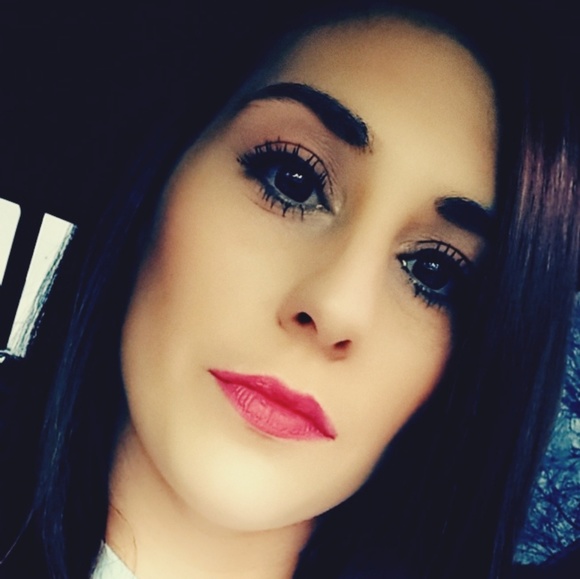 Profile Picture of Kelli Wallace (@kelliwallace519) on Poshmark