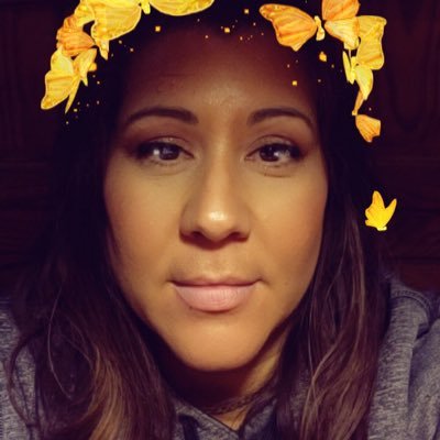 Profile Picture of Amy Wolfe (@Amyglows) on Twitter