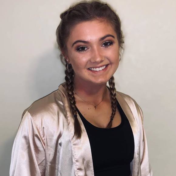 Profile Picture of Carley Kidder (@c_kidder) on Poshmark