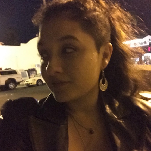 Profile Picture of Mari Ayala (@mayala_95) on Poshmark