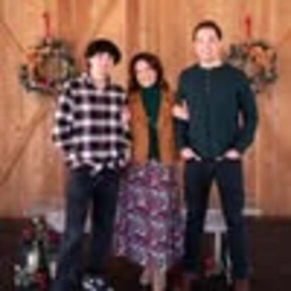 Profile Picture of Debbie Winburn (@liamwinburn) on Poshmark