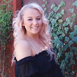 Profile Picture of Zoë Scott 🌸 (@vibrantlyfree) on Instagram